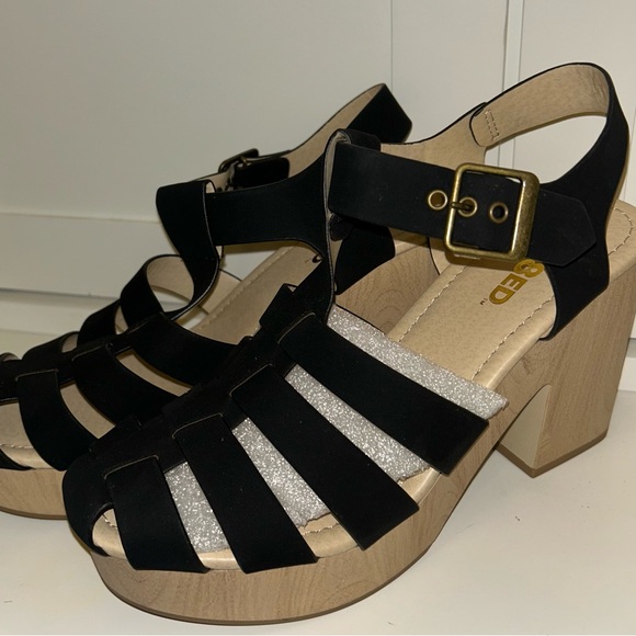 Unlisted Shoes - UNLISTED platform strappy sandal NWOT